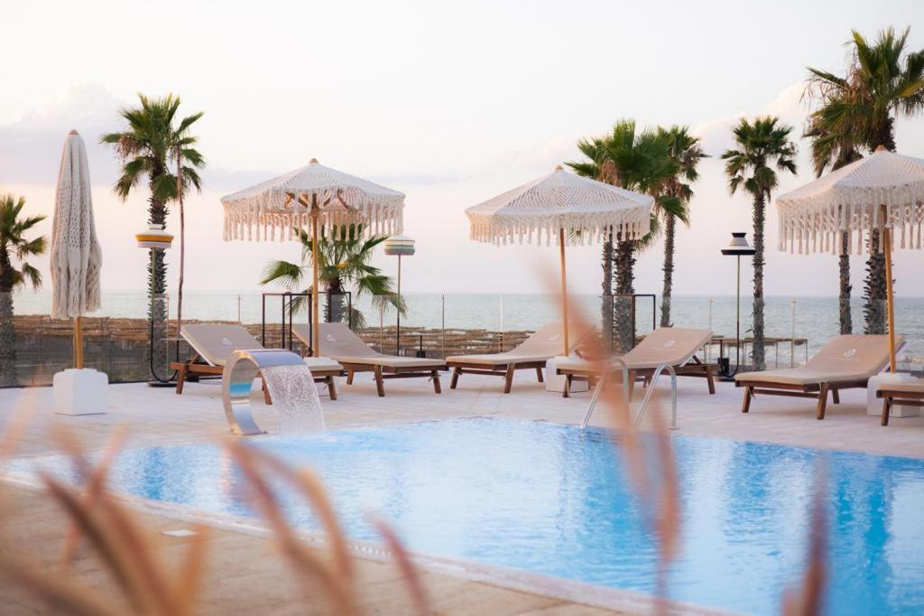 Valerio Resort Beach Club Margherita Di Savoia Exterior foto